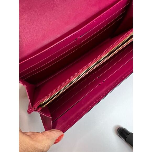 Louis Vuitton Sarah  Vernis  Magenta Wallet - Picture 3 of 14